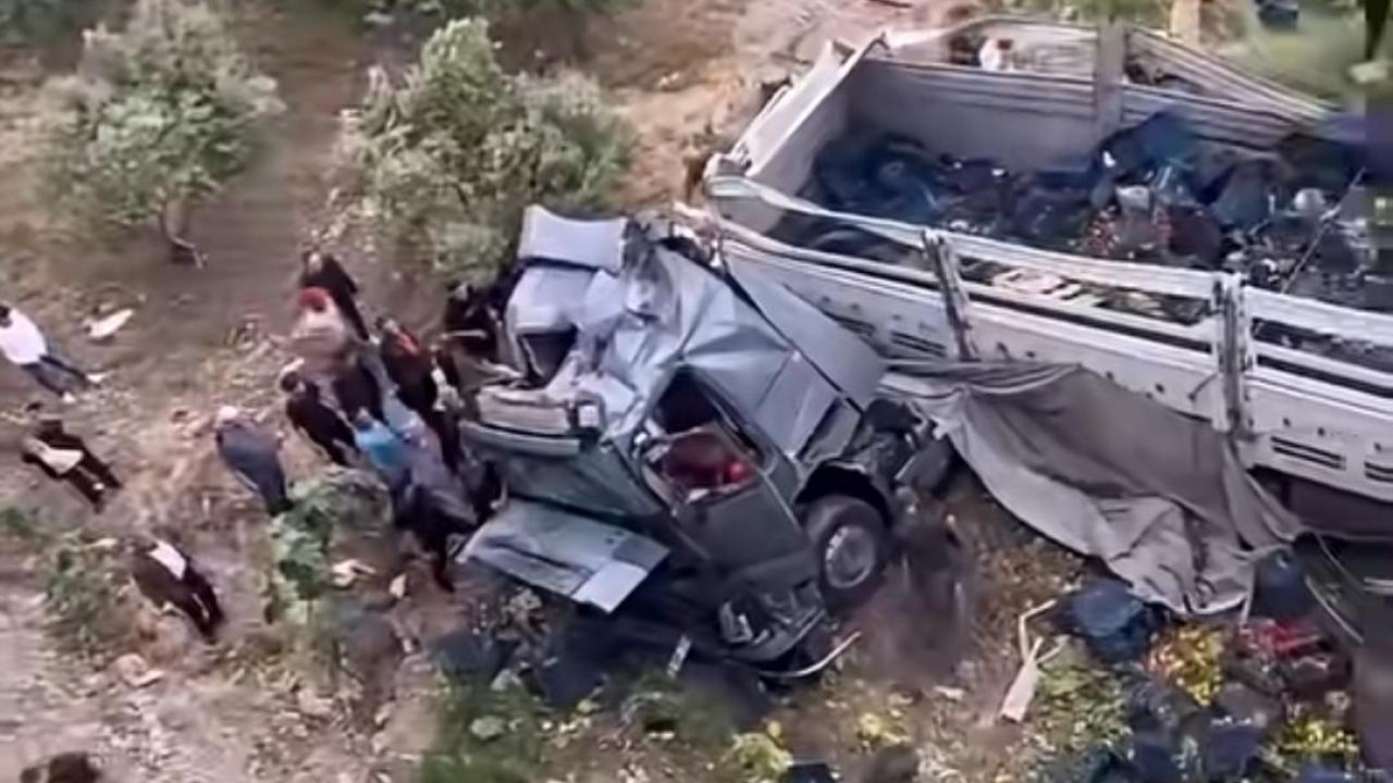 Feci Kaza: Sebze Yüklü TIR Viyadükten Uçtu! 3 Ölü, 3 Yaralı