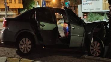 Gece Yarısı Uçaksavar Kavşağı’nda Trafik Kazası!