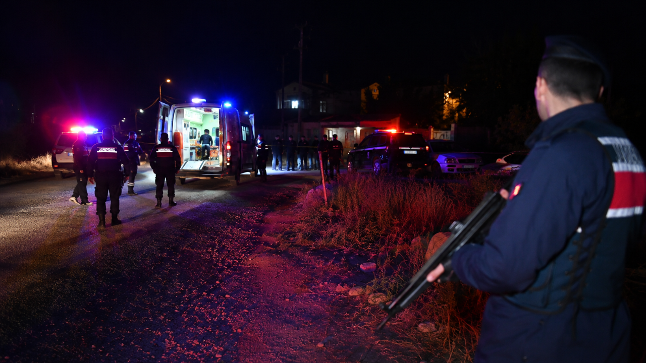 İlçede Dehşet: 4 Kişiyi Öldürdü, 8 Kişiyi Yaraladı
