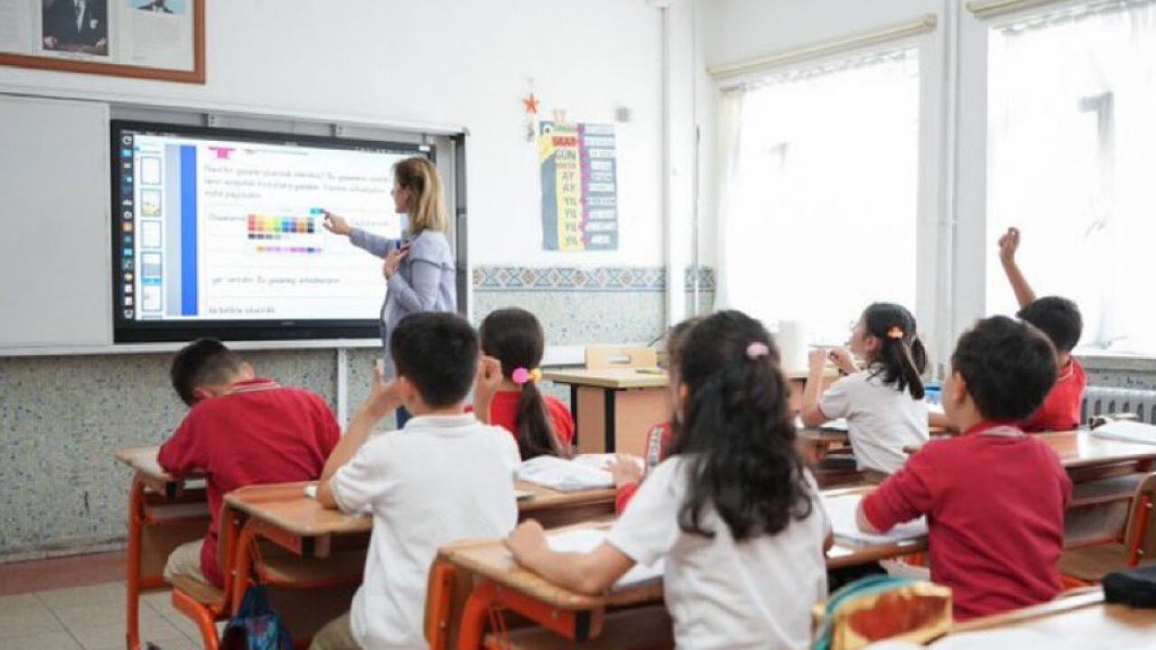 Öğretmenlerin İller Arası İsteğe Bağlı Yer Değiştirme Duyurusu Yayımlandı