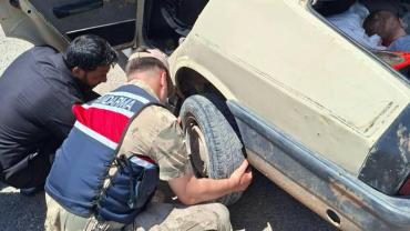 Urfa’da Jandarmadan Vatandaşa Yol Kenarında Destek
