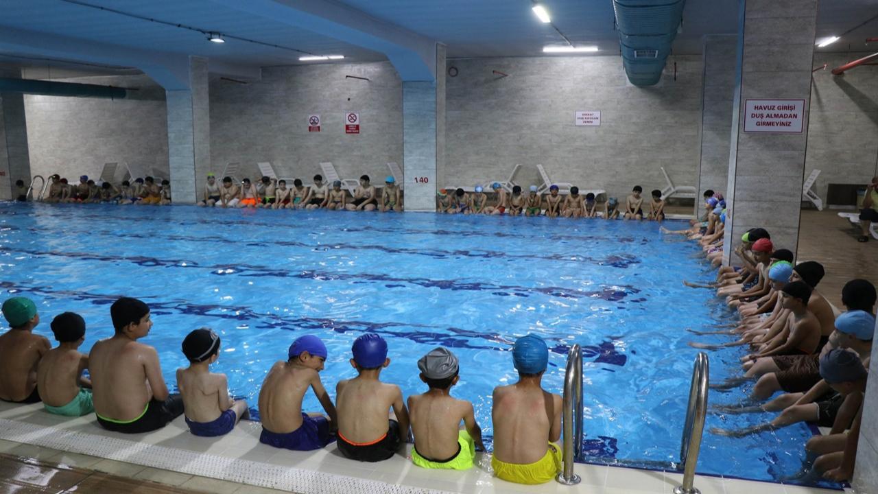 Haliliye'de Yaz Spor Okullarında Yüzme Heyecanı Başladı