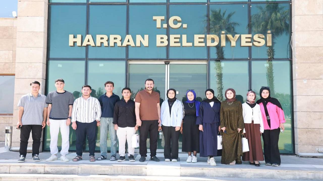 Harran Belediyesi Dereceye Giren Öğrencileri Tablet İle Ödüllendirdi