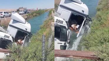 Şanlıurfa- Akçakale Karayolunda Kamyonlar Sulama Kanalına Düştü