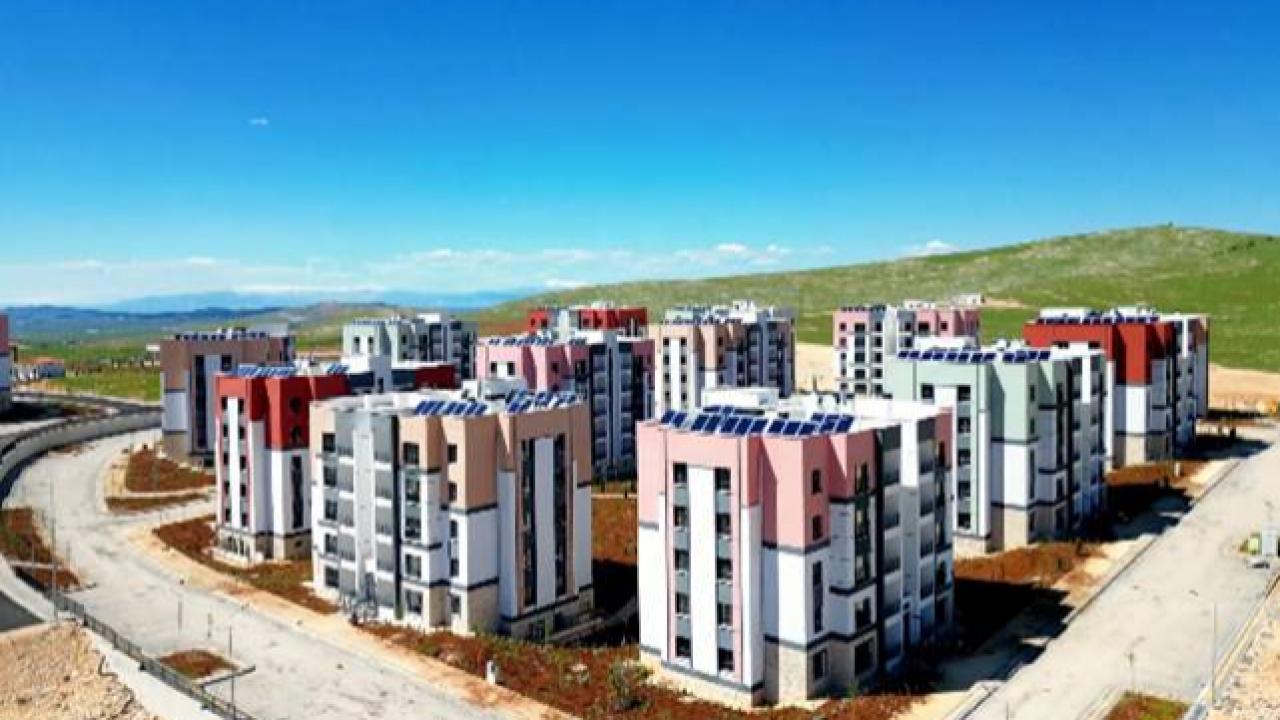 TOKİ'nin Bozova'daki Konutları Hak Sahiplerine Teslim Ediliyor