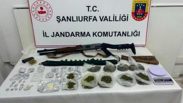 Şanlıurfa'da Uyuşturucu Operasyonu: Esrar, Eroin ve Silah Ele Geçirildi