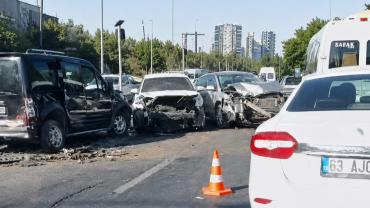 Şanlıurfa’da Zincirleme Kaza: 4 Araç Birbirine Girdi