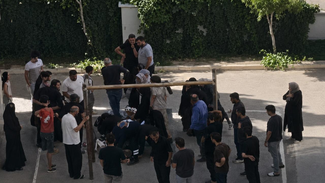 Urfa'da 3. Kattan Düşen 2 Yaşındaki Çocuk Ağır Yaralandı