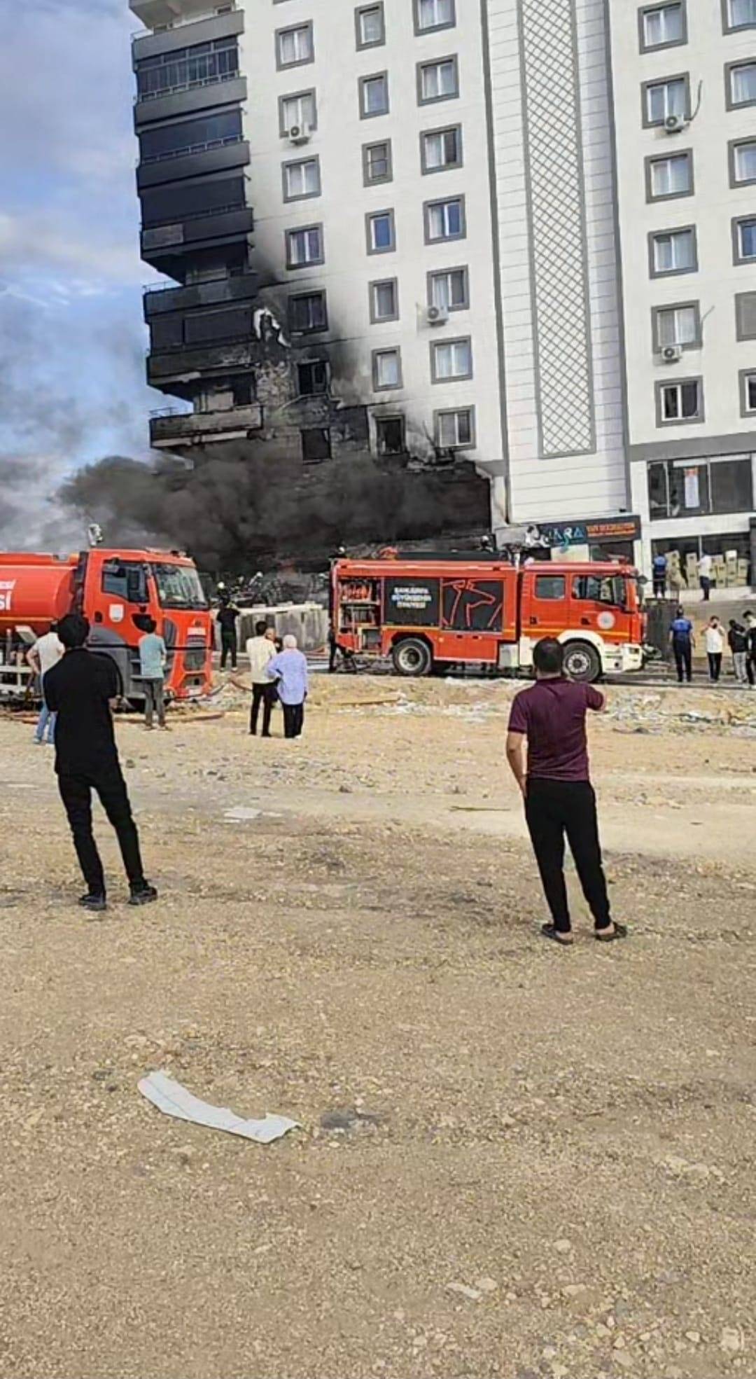 Karaköprü’de Yapı Malzemeleri Deposunda Yangın!