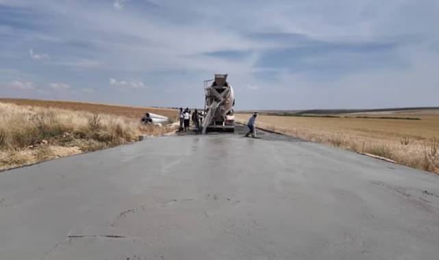 Büyükşehir, 3 İlçeyi Beton Yolla Birbirine Bağlıyor