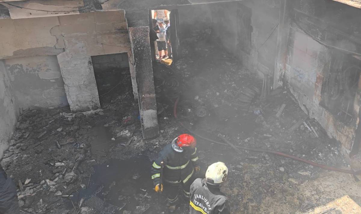 Şanlıurfa’da Motosiklet Deposunda Yangın Paniği
