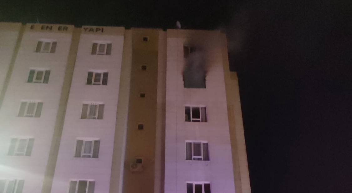 Şanlıurfa’da 7 Katlı Apartmanda Yangın: Bina Tahliye Edildi