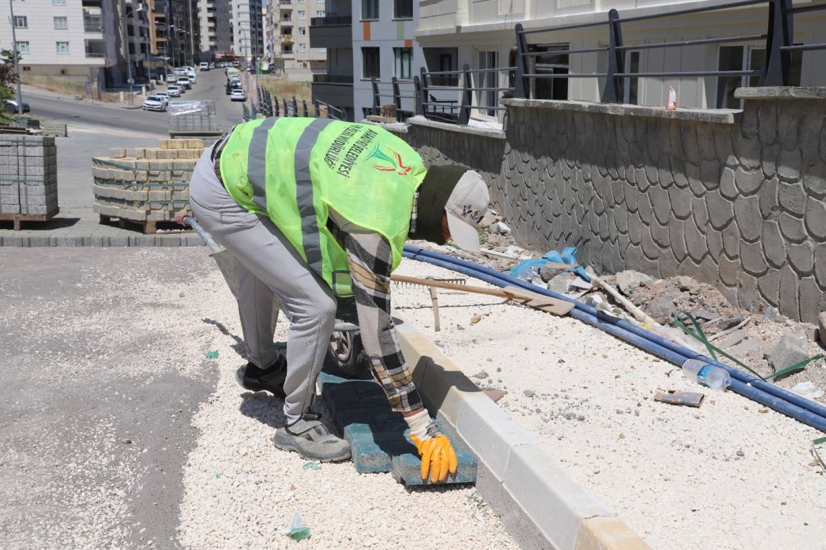 Karaköprü’de Yollar Ve Sokaklar Yenileniyor