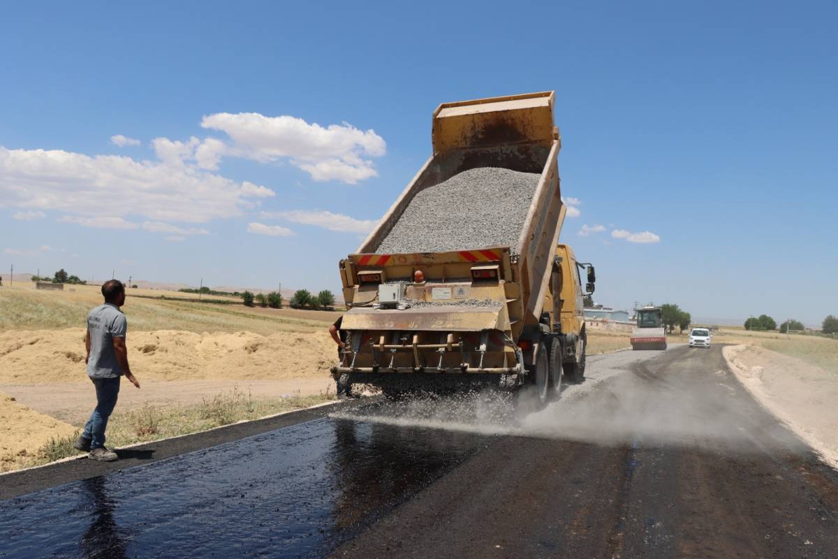 Büyükşehir, Eyyübiye Kırsalında Yol Standartlarını Yükseltiyor