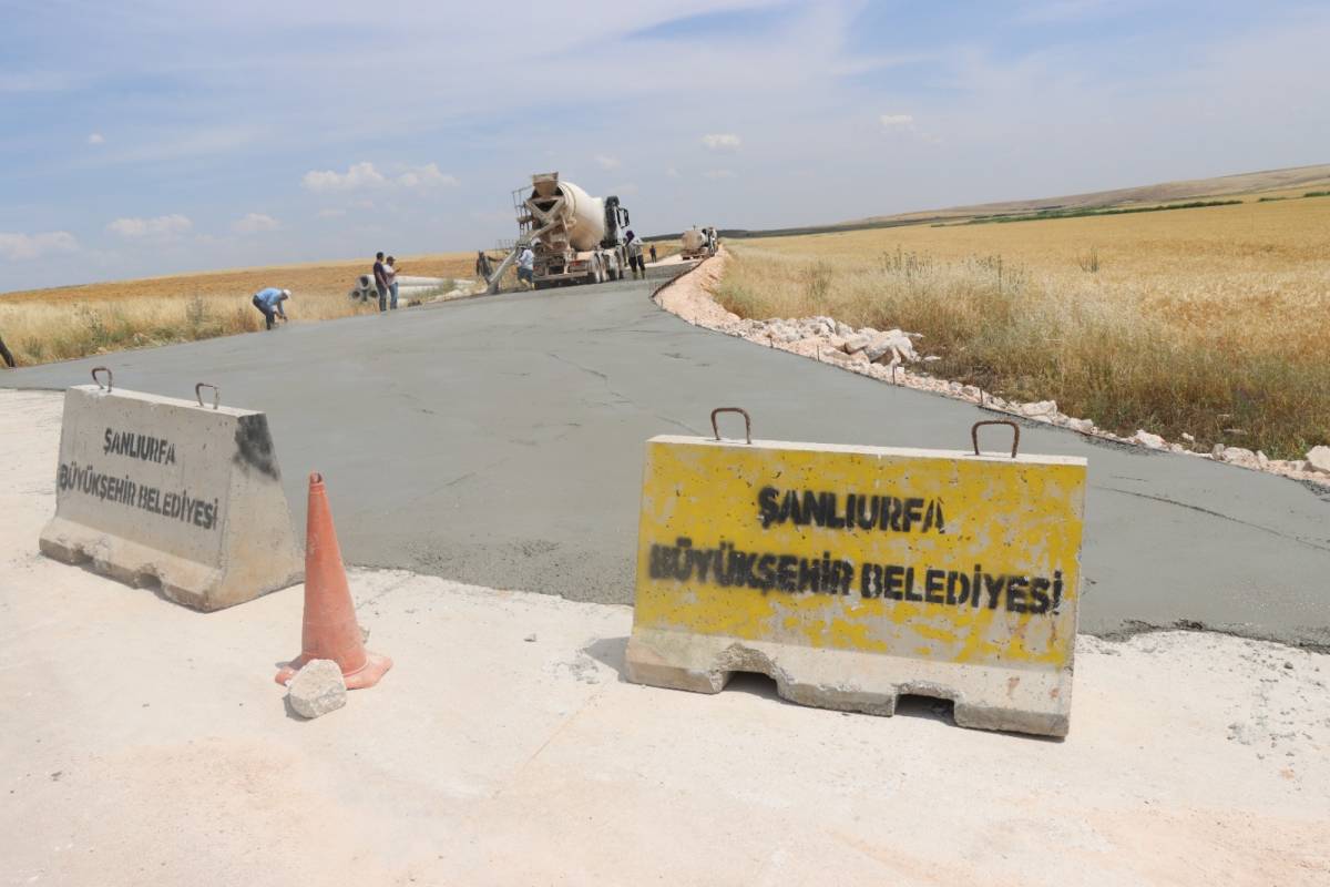 Büyükşehir, 3 İlçeyi Beton Yolla Birbirine Bağlıyor
