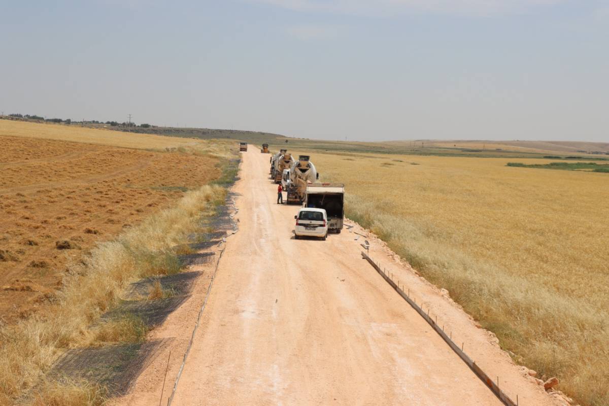 Büyükşehir, 3 İlçeyi Beton Yolla Birbirine Bağlıyor