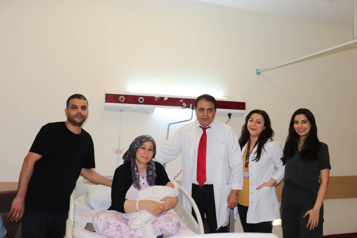 13 Yıllık Hasret Sona Erdi: Bebeğine Doktorunun Adını Verdi
