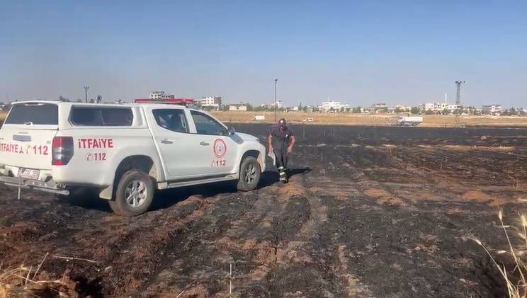 Şanlıurfa’da 60 Dönüm Ekin ve Bir Traktör Kül Oldu!