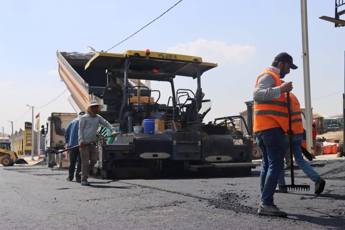 Büyükşehir’in Asfalt Çalışması Esnafın Yüzünü Güldürdü