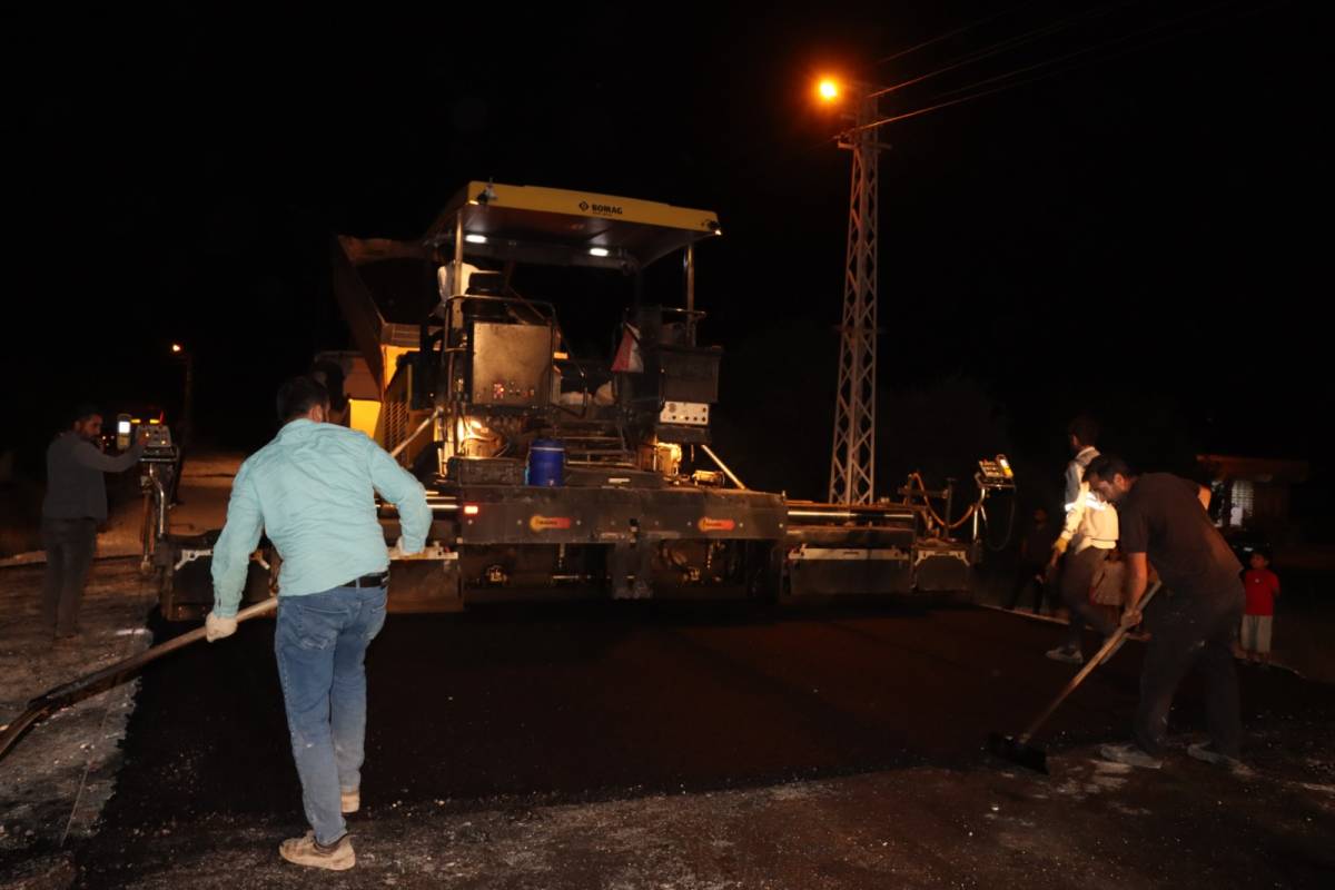 Harran–Akçakale Grup Yolunda Asfalt Mesaisi Hız Kesmiyor