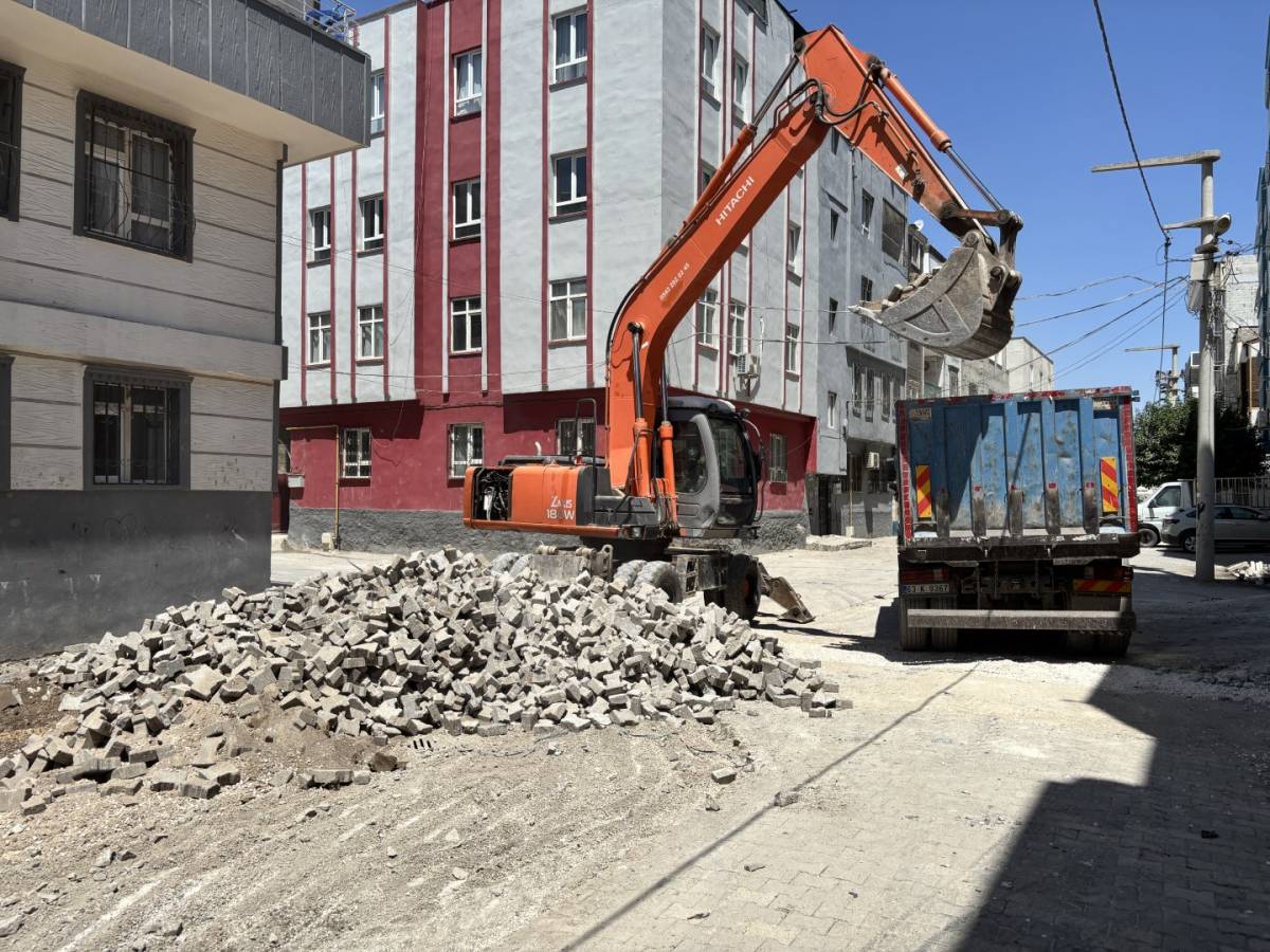 Eyyübiye’de Yol Yapım Seferberliği Hız Aldı