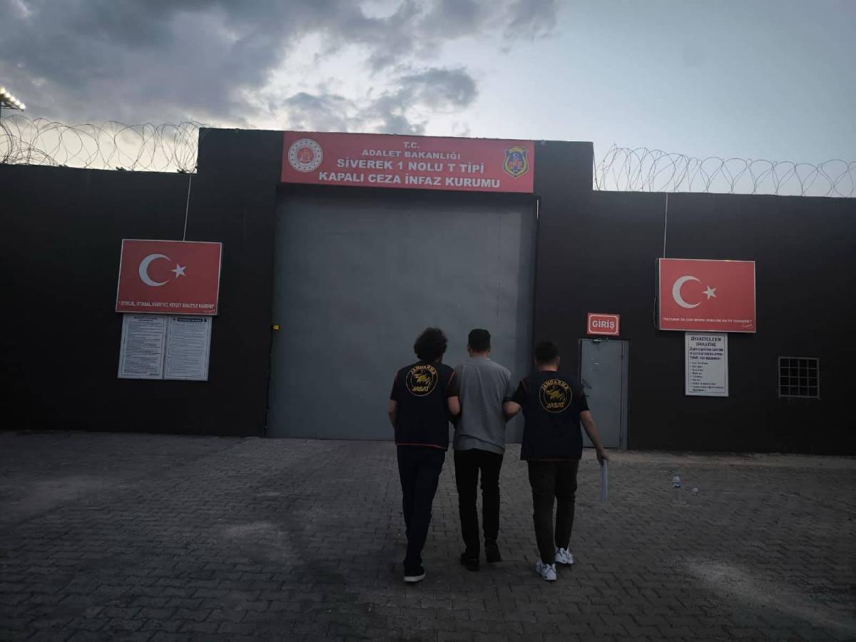 Urfa’da Hırsızlık ve Dolandırıcılıktan Aranan İki Hükümlü Yakalandı