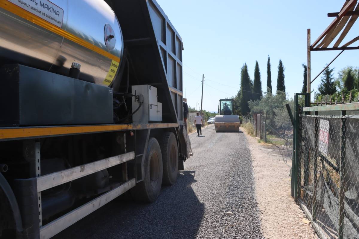 Karaköprü'de Kırsal Yollar Yenileniyor
