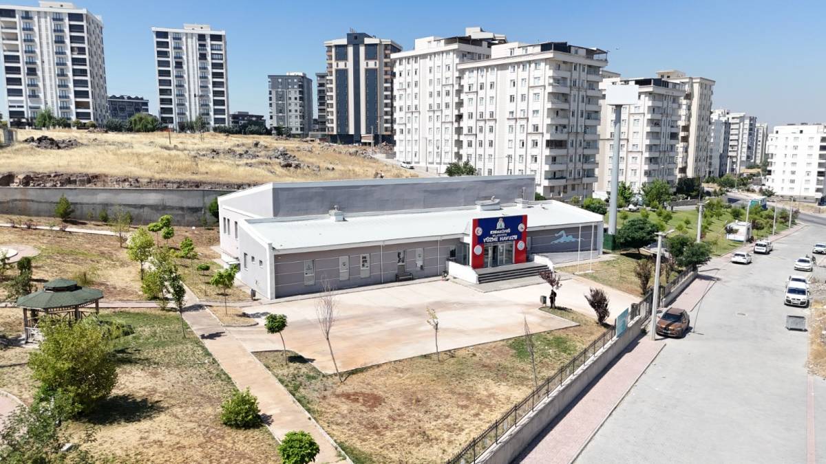 Karaköprü'de Yaz Boyunca Yüzme Heyecanı Başladı